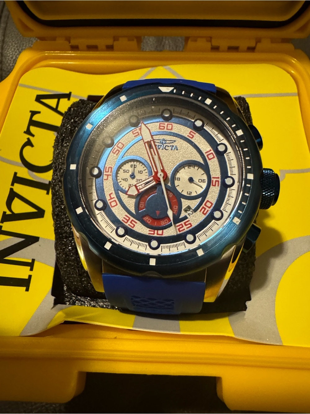 Invicta Speedway 69837 – Men’s 50mm Chronograph Watch